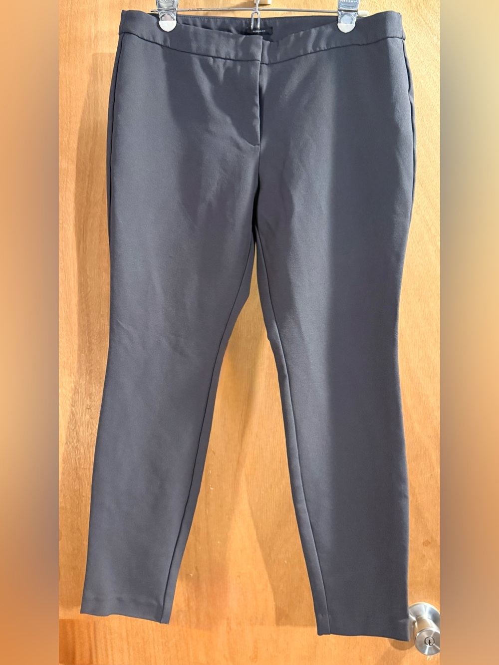Worthington Gray Cropped Trousers
